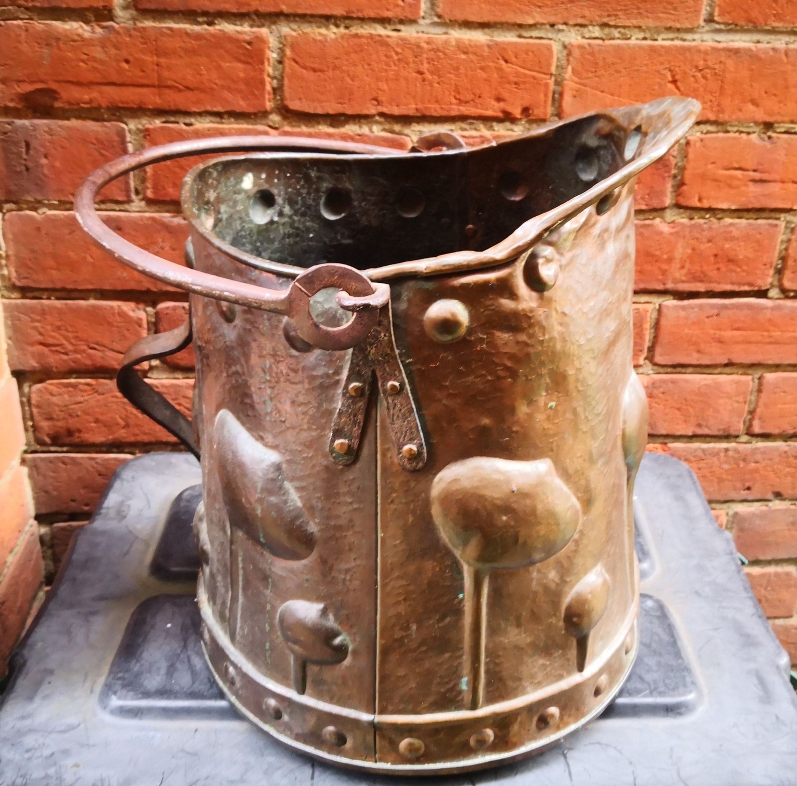 Home Decor Superb Antique Arts And Crafts Art Nouveau Beaten Copper Coal Bucket photo
