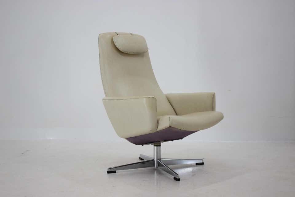 Sweden Beige Swivel Chair For Asko, 1970´S. photo furniture