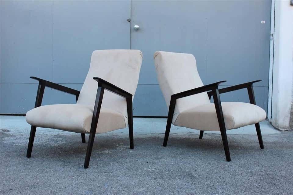 Pair Of 1950s Italian Design Armchairs In Walnut And Midcentury Beige Velvet photo vintage