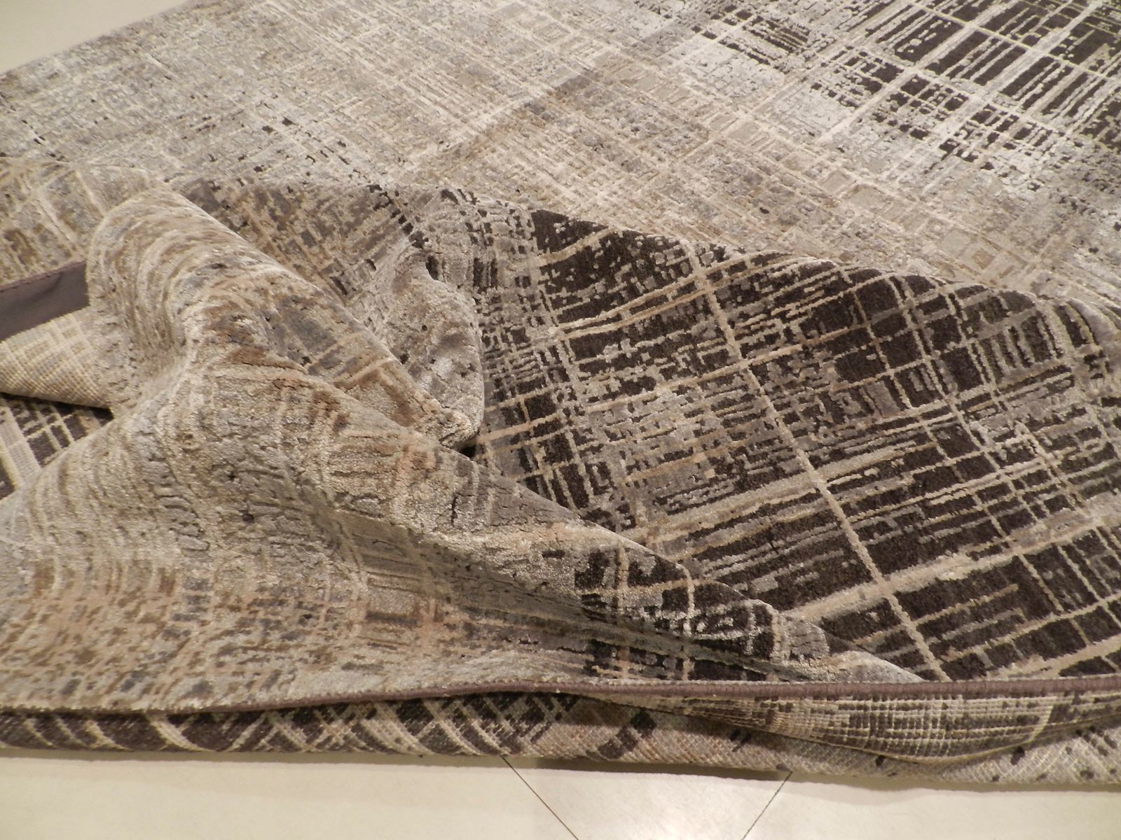 Alfombra Rajasthan Carpet From Zenza Contemporary Art & Deco photo Textiles