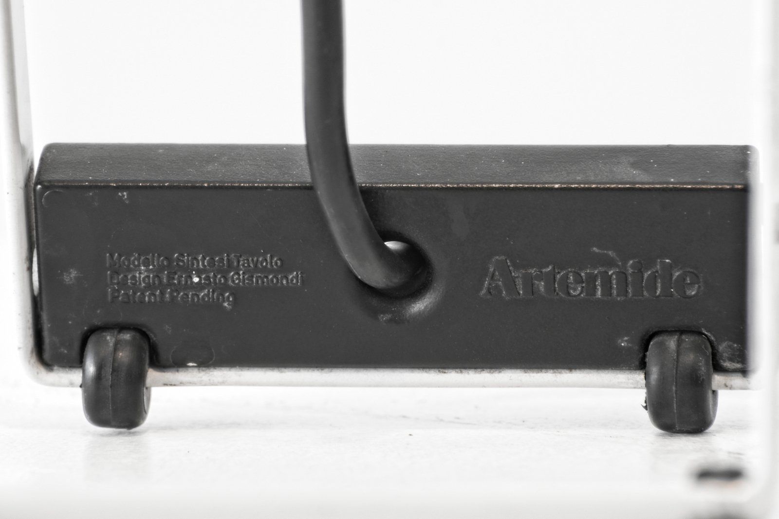 Italian Sintesi White Table Lamp By Ernesto Gismondi For Artemide, 1970s photo furniture