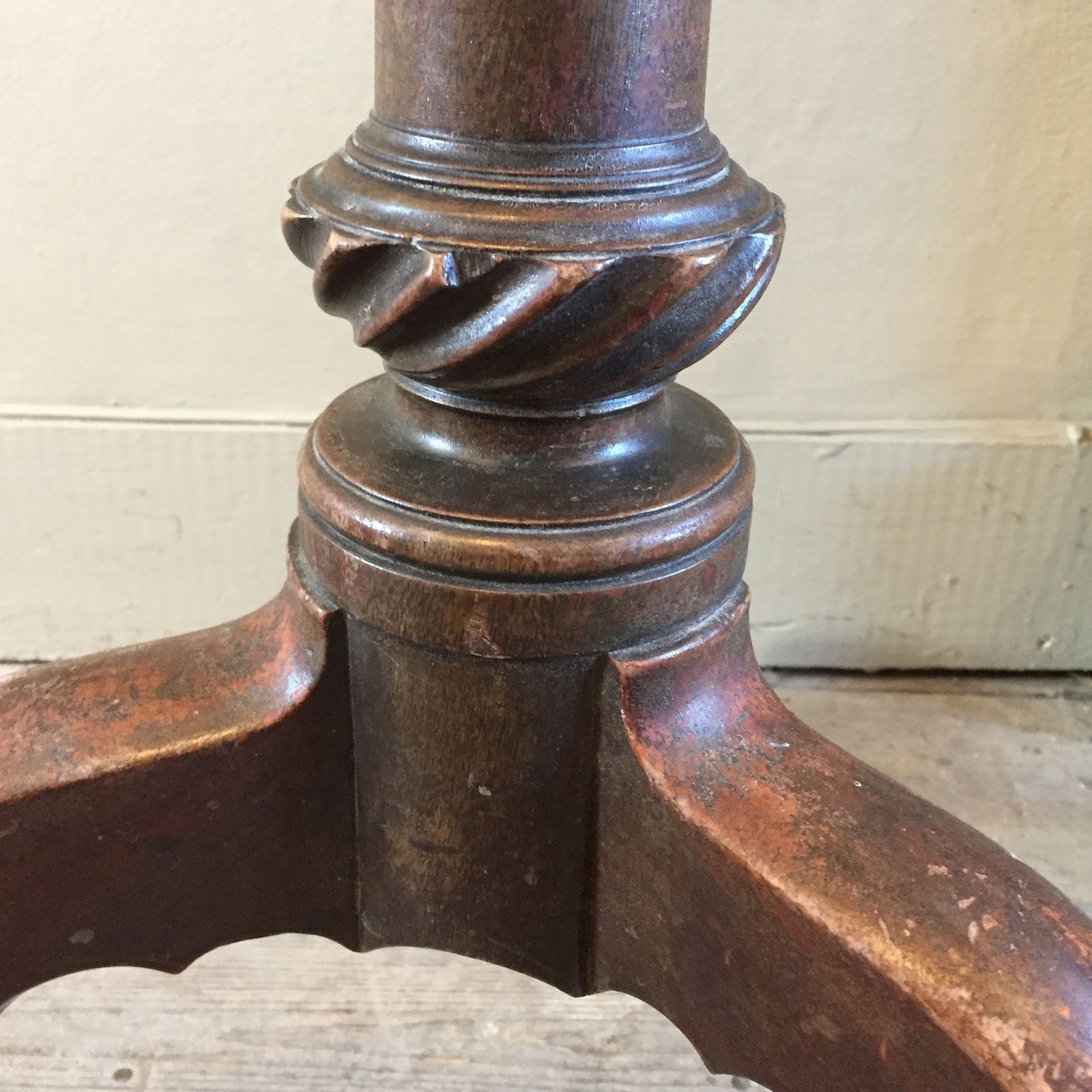 Georgian Tripod Table photo 490.0