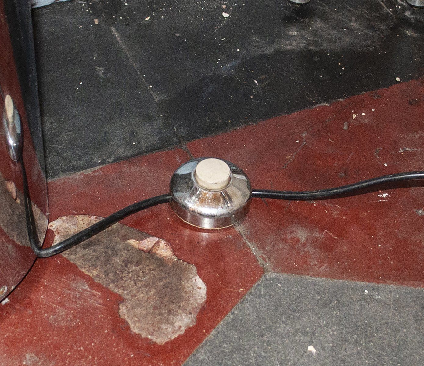 Mid Century Italiaanse Metalen Vloerlamp, Jaren 1960 photo for sale