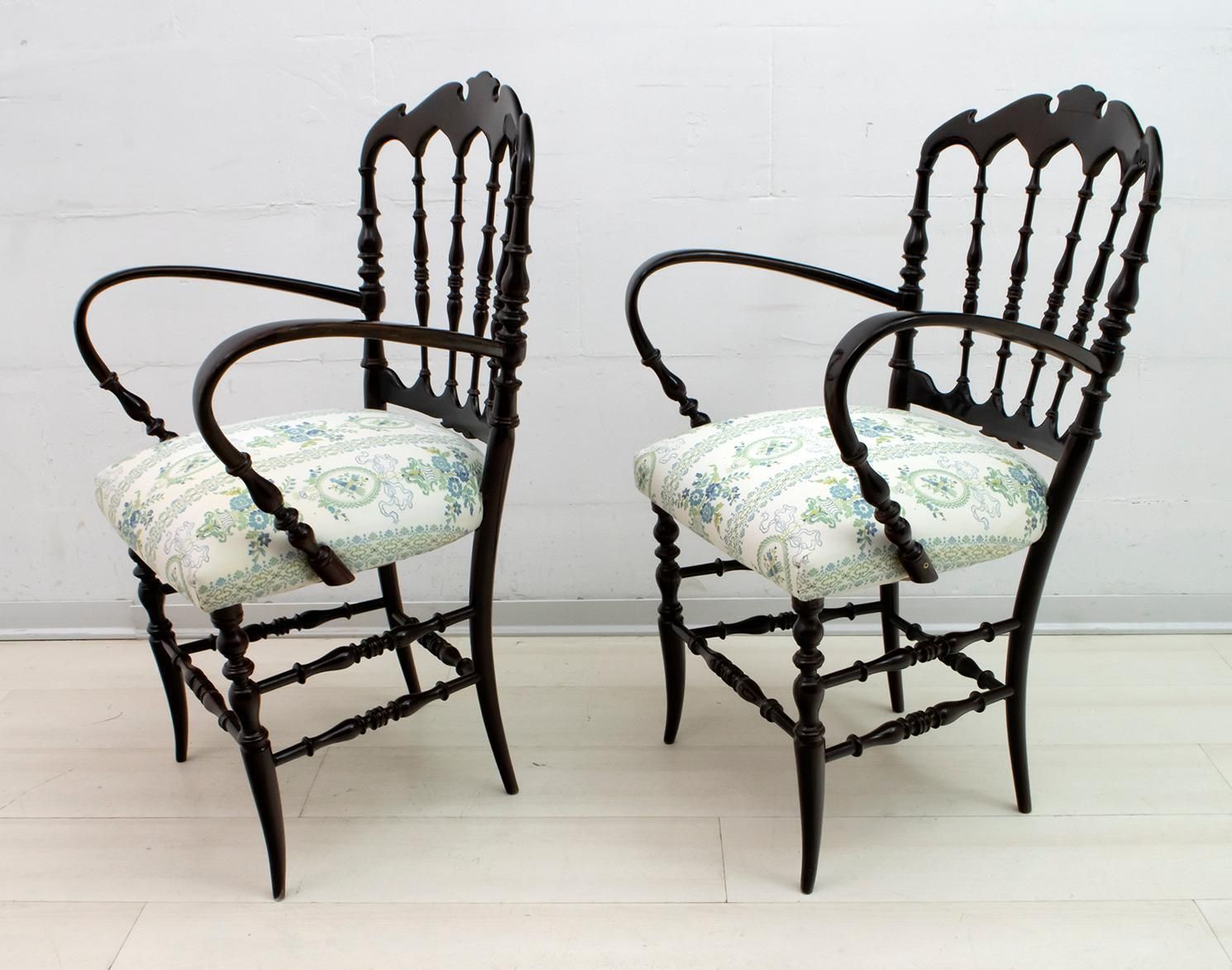 photo furniture Giuseppe Gaetano Descalzi Midcentury Italian Chiavari Sofa And 2 Armchairs, 50s