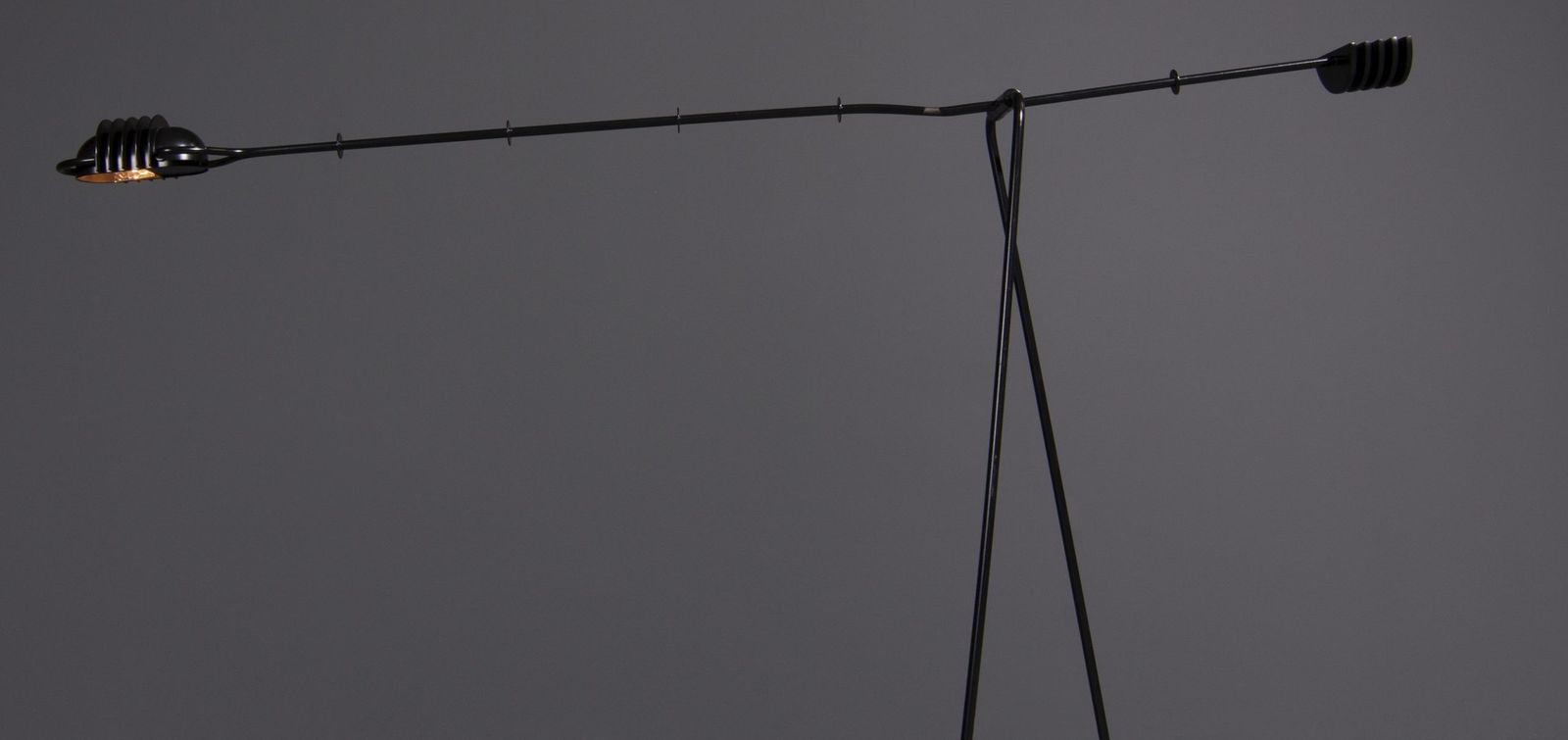 Vloerlamp Van Zwart Gelakt Metaal Met Draaibare Arm photo buy