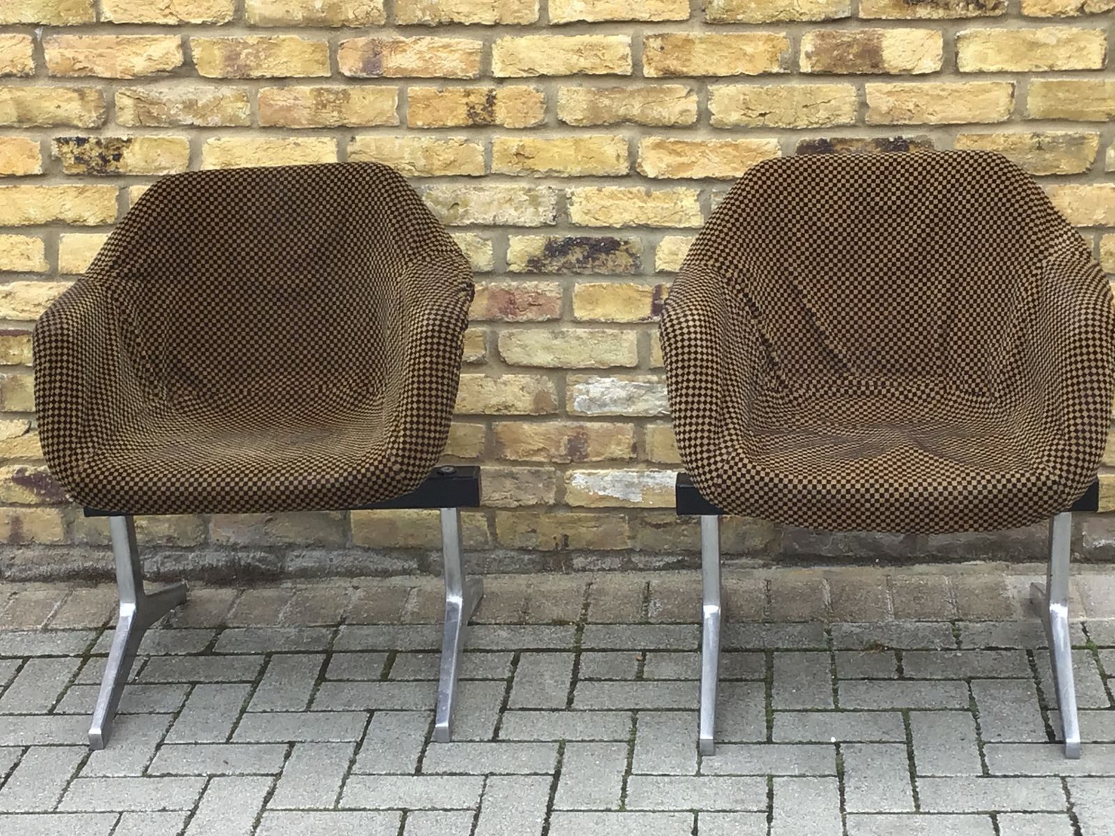 Robin Day Airport Chairs /1970’s Armchair photo Furniture