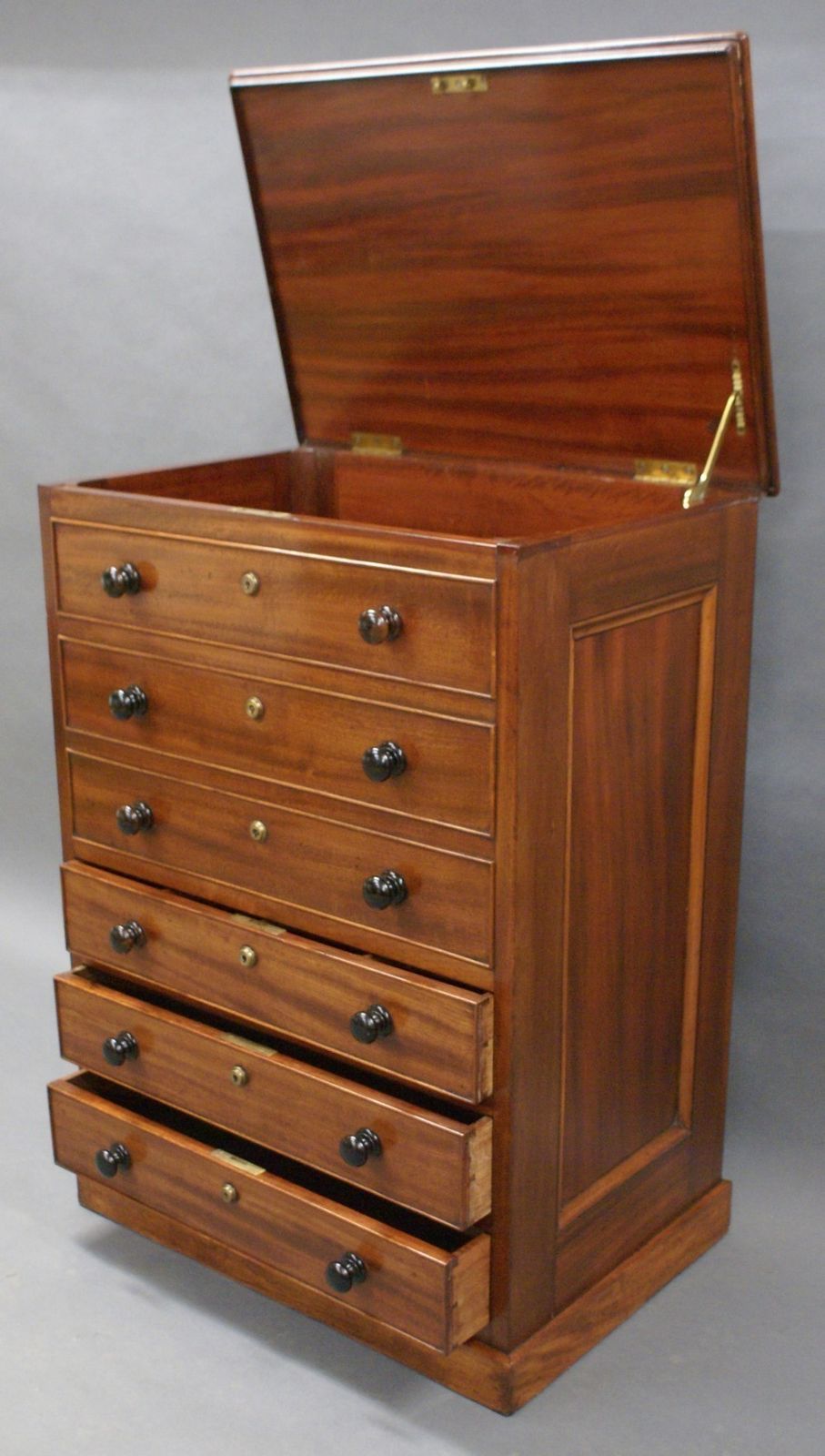 An Unusual George III Mahogany Chest Of Drawers photo buy