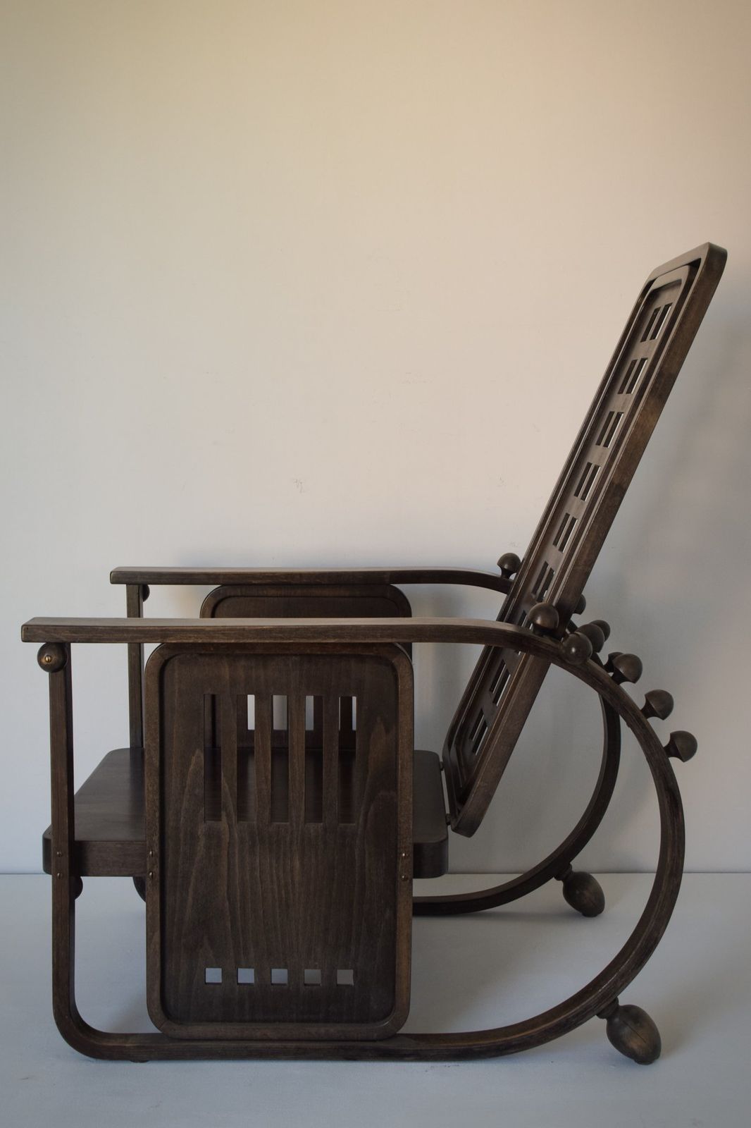 Stoel In De Stijl Van Josef Hoffmann 'Sitzmaschine' – Of Mogelijk Authentiek photo furniture