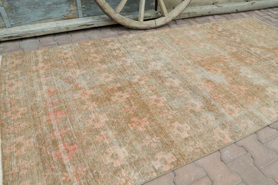 137x284 Cm Vintage Turkish Rug, Oushak Faded Pink Floral, Wool, Handmade, Room Decor, Natural Living Room Rug, Turkey Rug, Beige, Neutral 4.5x9.3 Ft photo for sale