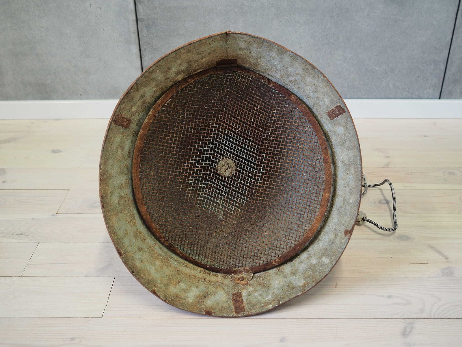 Metal Lamp, Industrial Style, 50s photo vinterior