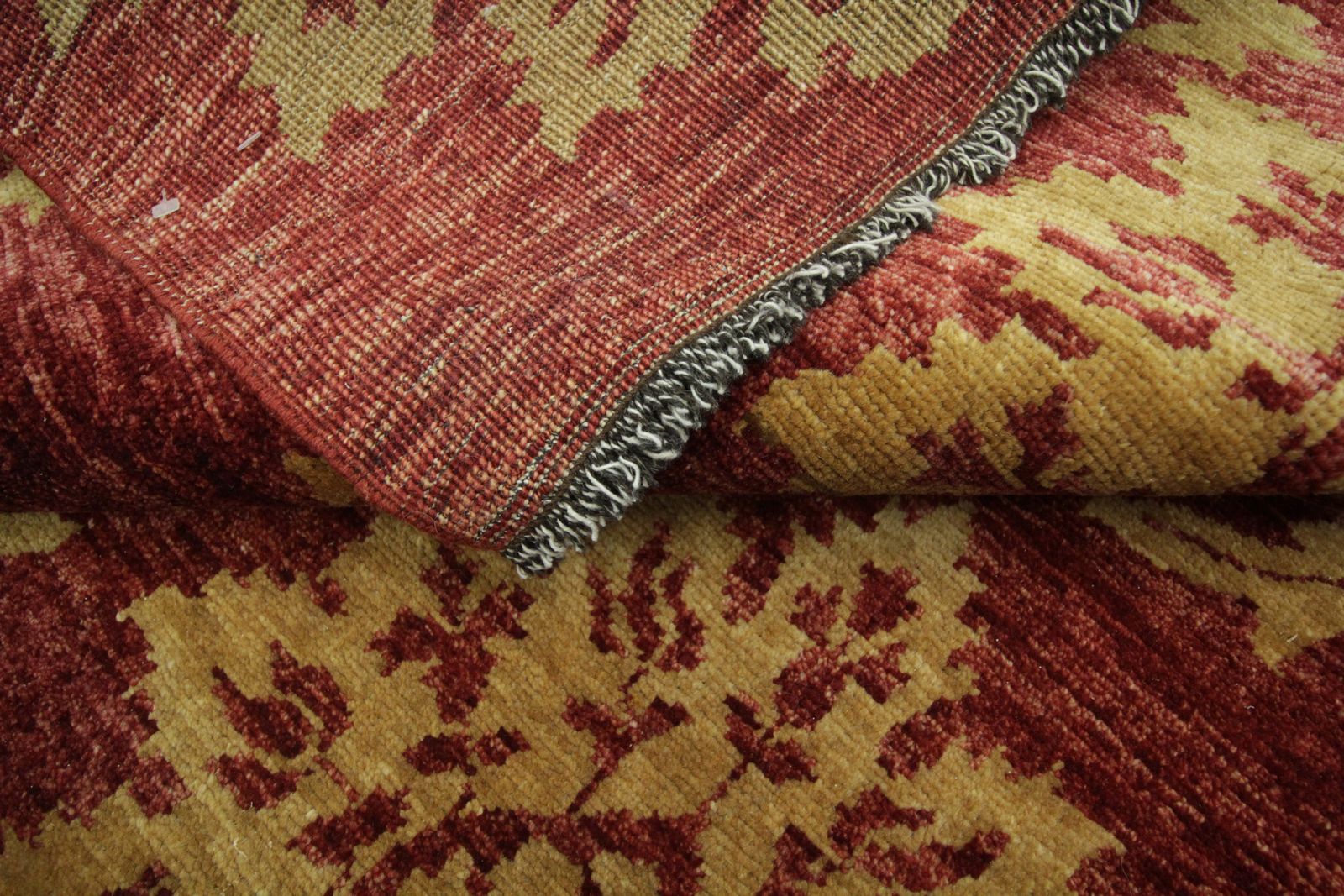 photo furniture Modern Afghan Rug  Red And Gold Carpet Wool Rug 143 X 205 Cm