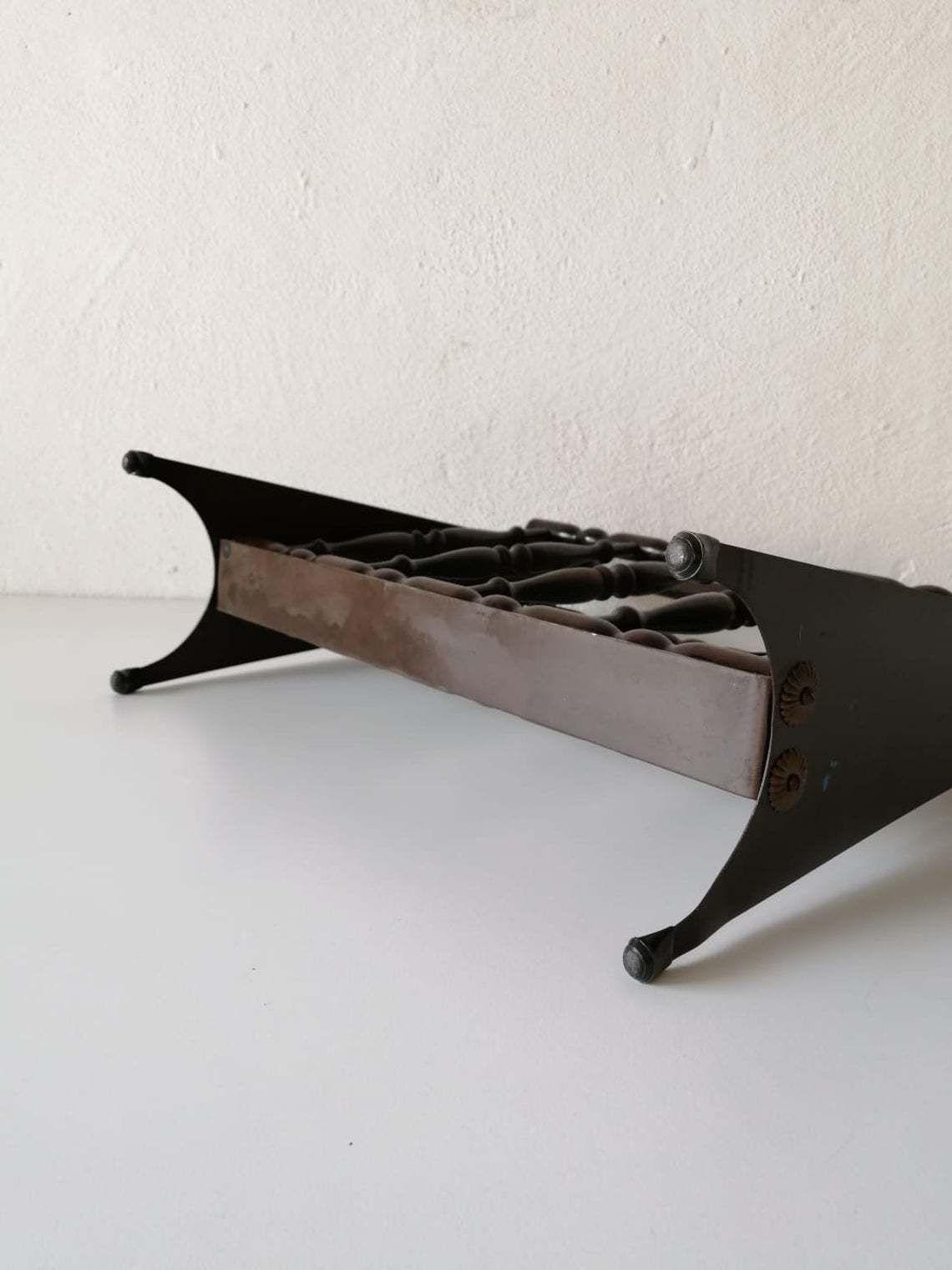 photo furniture Italian Wood & Metal Body Folding Magazine Stand