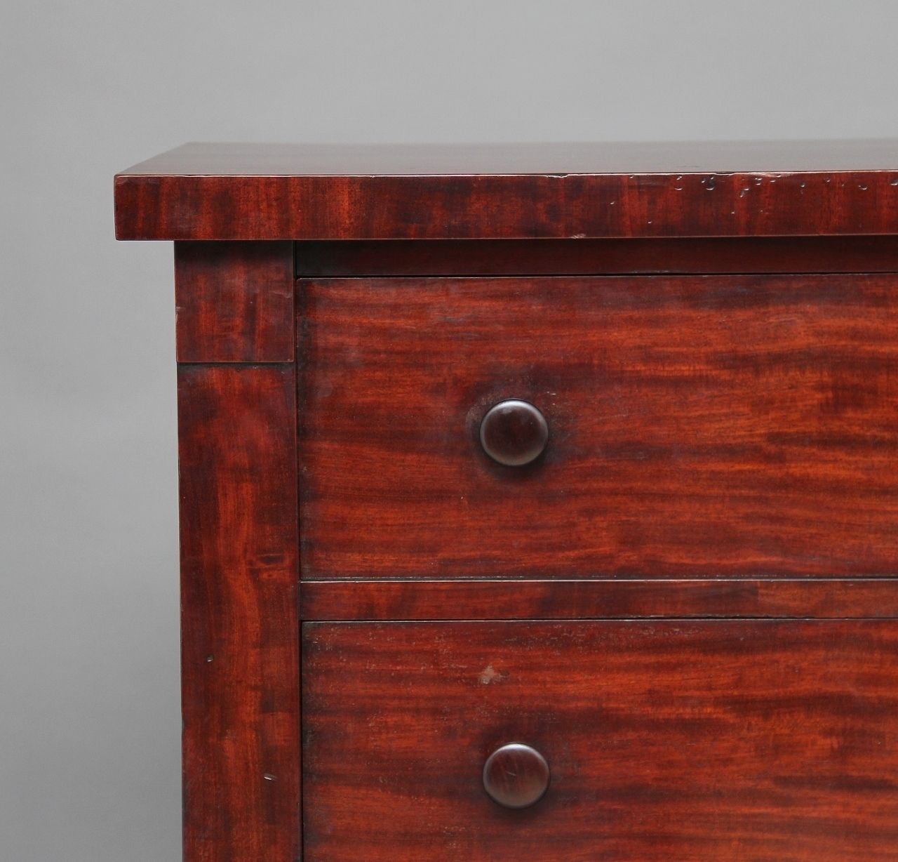 photo vintage 19th Century Mahogany Wellington Chest