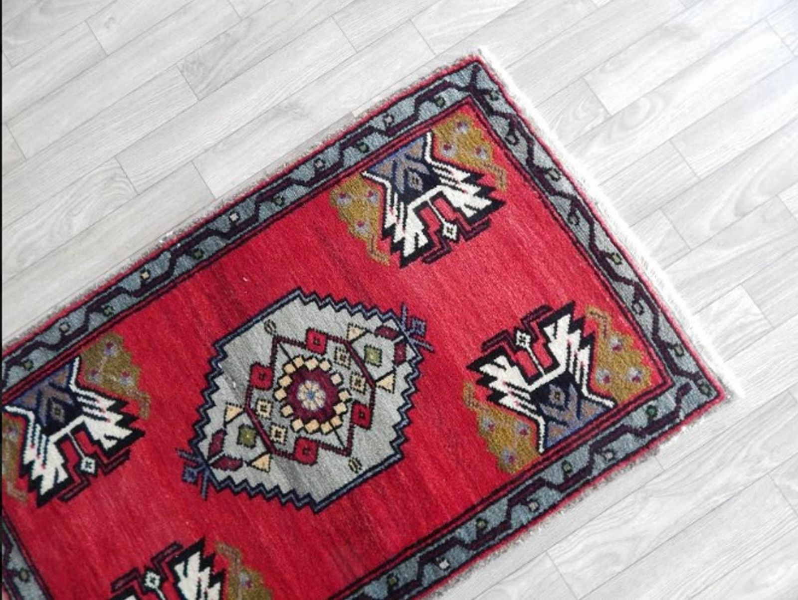 Small Turkish Rug Hand Knotted Distressed Low Pile Area Rug Faded Mat 1′9″ × 2′9″ photo Textiles