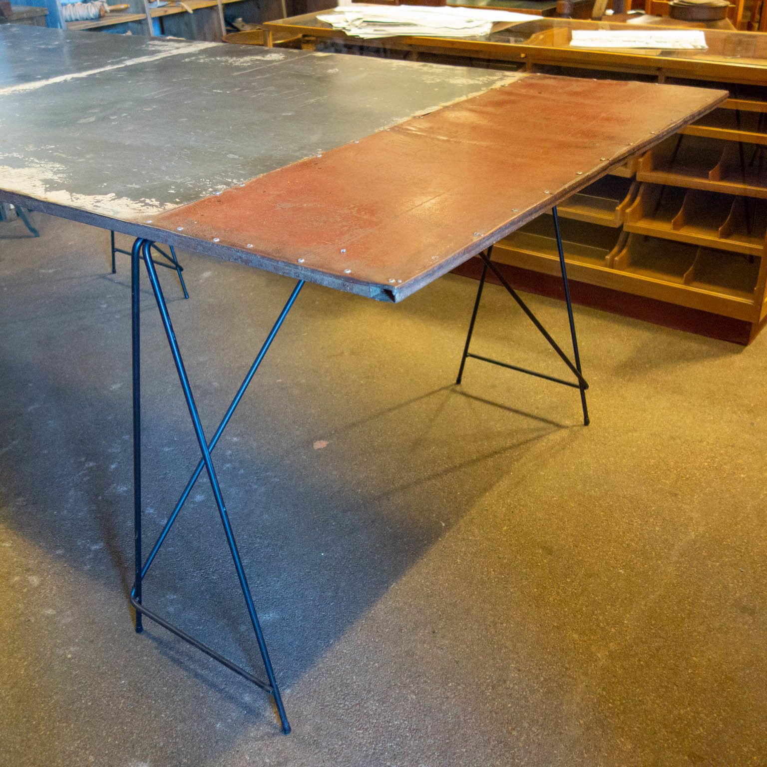 Grote Industriële Tafel Van Frits Jeuris — Oude Brouwerijdeur photo buy