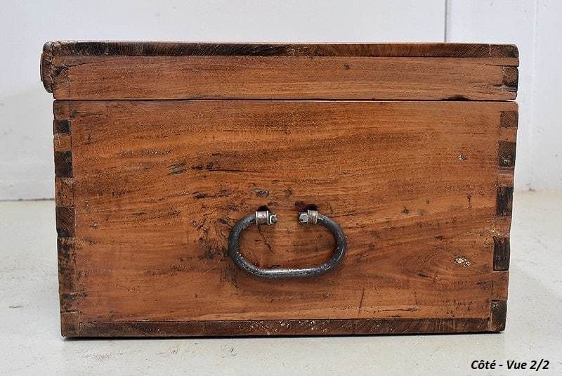photo vinterior Solid Ash Chest And Iron Handles   Mid 19th Century