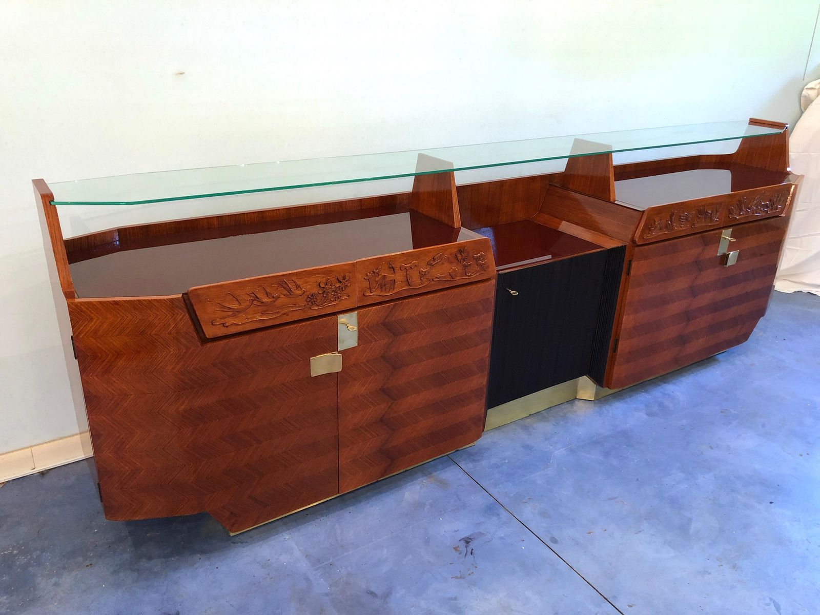 Italian Midcentury Sideboard Manufactured By Consorzio Esposizioni Mobili Cantù photo vinterior