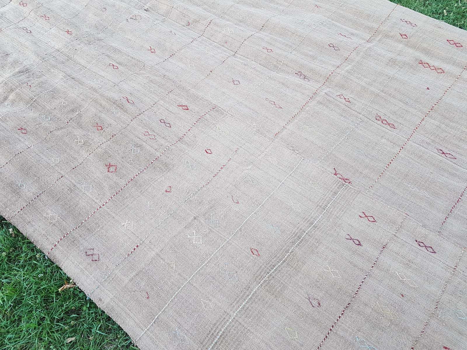 photo furniture Vintage Natural Turkish Hemp Sisal Kilim Rug 5'11" X 12'10"
