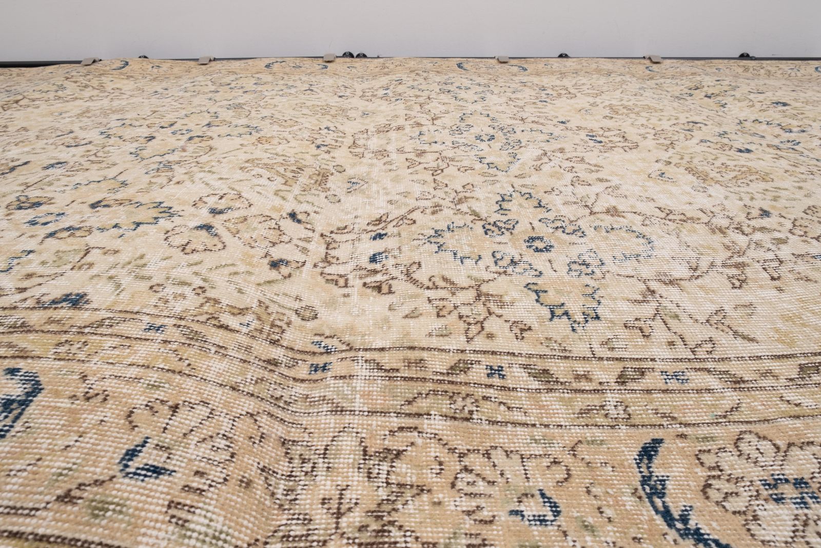 photo furniture Decorative Turkish Rug, Soft Muted Color Oushak Rug, Living Room Rug 6'2" X 9'10"