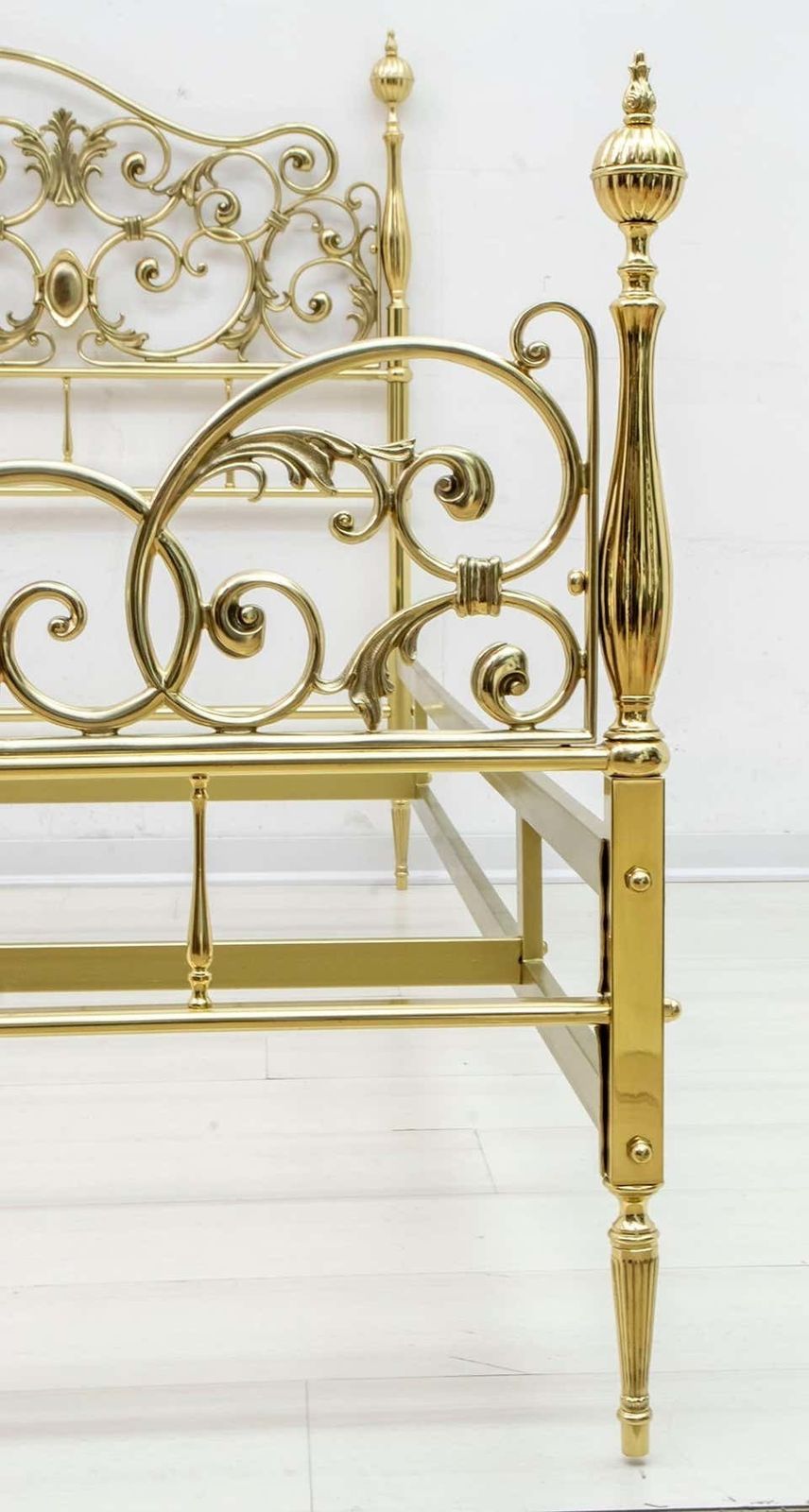 Mid Century Modern Italian Neoclassical Style Brass Double Bad, 1960s photo vinterior
