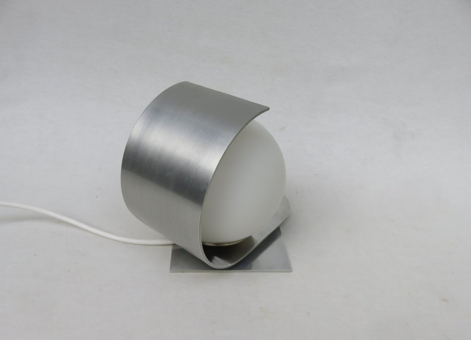 Small Italian Aluminum Table Lamp By Pia Guidetti Crippa For Lumi, 1970s photo Lighting