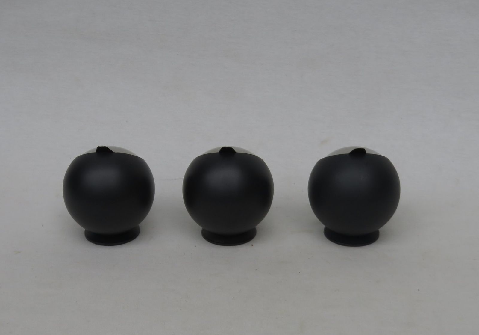 Model Smokny Ball Ashtrays From F.W. Quist   Middle Size, 1970s, Set Of 3 photo vinterior