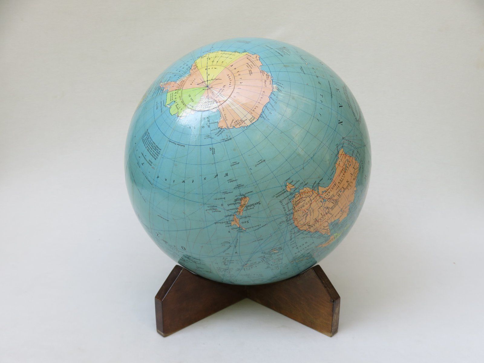 photo furniture Globe From Columbusverlag Paul Oestergaard Kg, 1950s