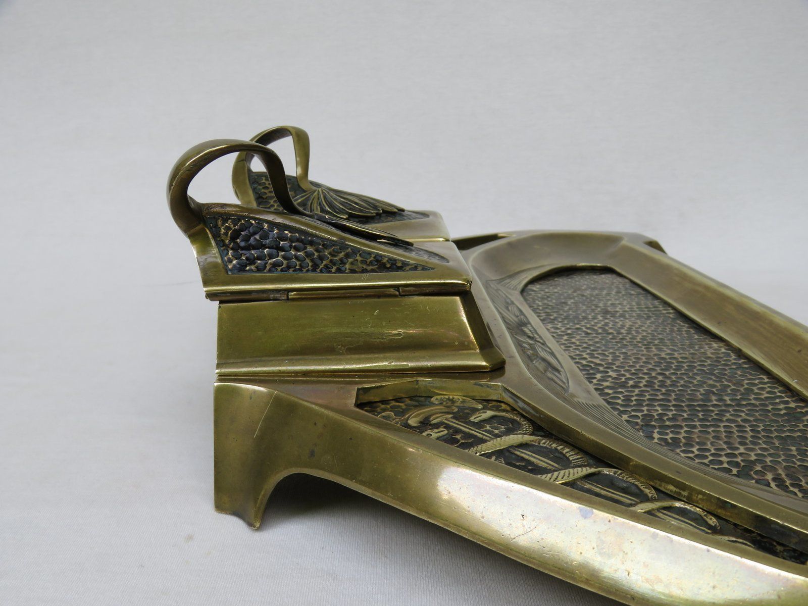 photo vintage Art Nouveau Brass Ink Well With Symbols Of Economy, Trade And Technology