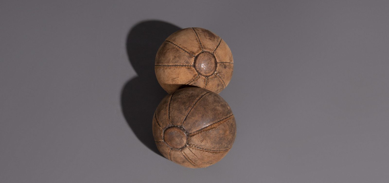 Vintage Medicine Balls Made Of Dark Brown Leather, 0,5 Kg photo vinterior