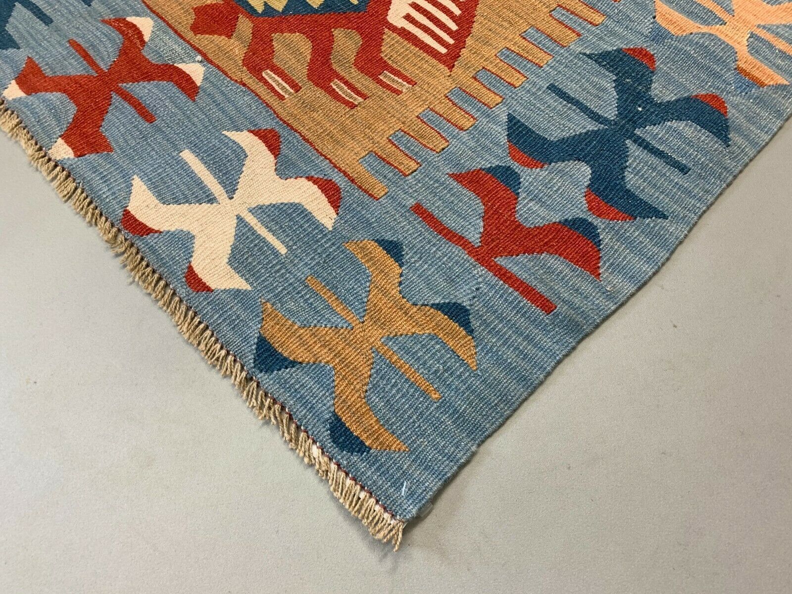 235.0 Small Vintage Turkish Kilim 107x86 Cm Wool Kelim Rug Red Blue Brown photo