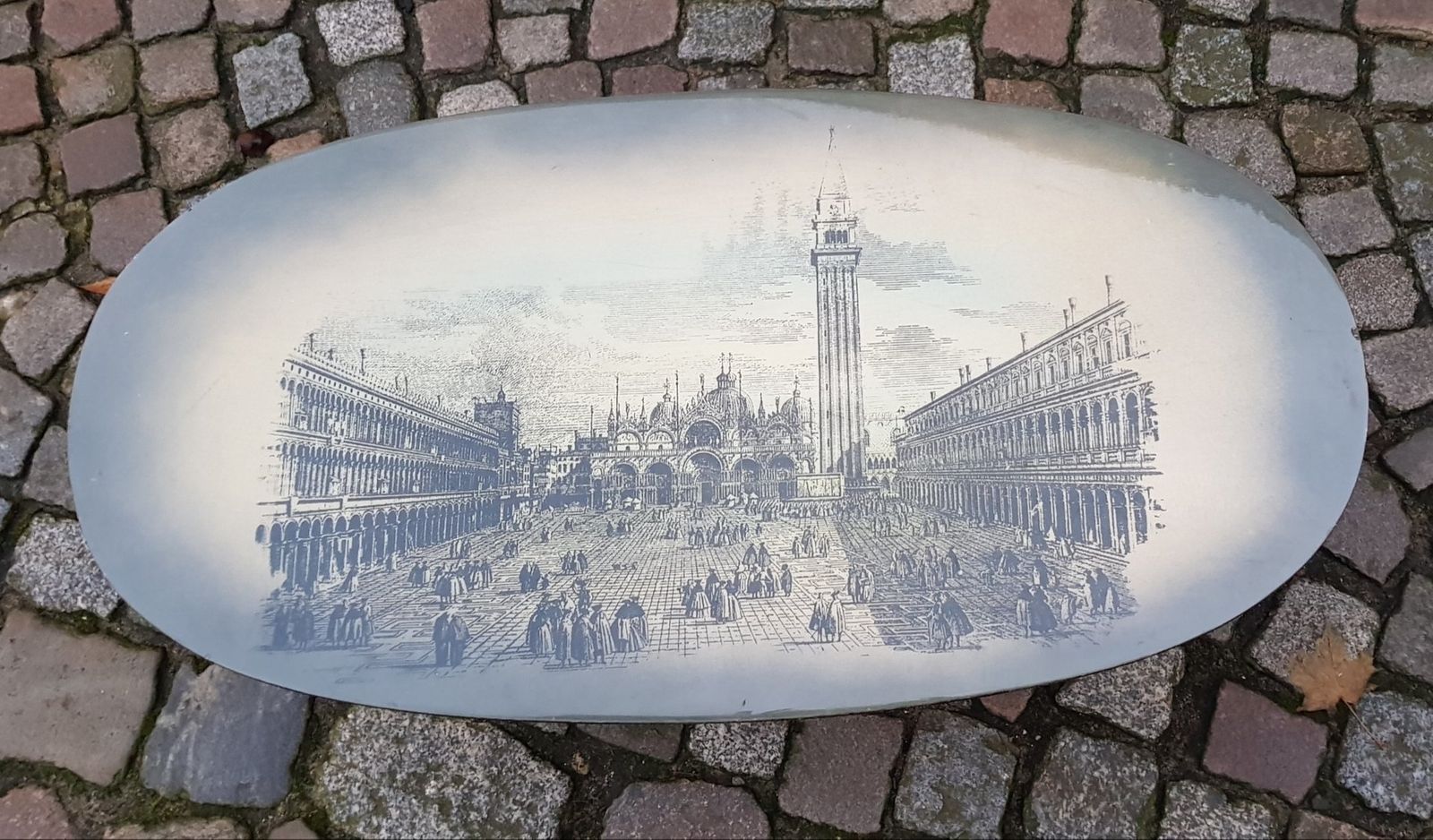 Italian Coffee Table With A Picture Of The Piazza San Marco photo furniture