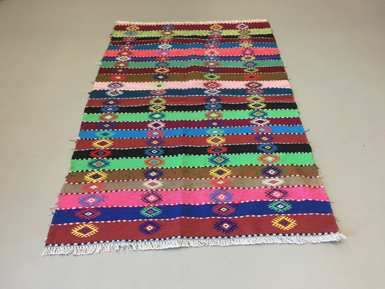 Old Turkish Kilim 158x106 Cm Kelim Rug Colourful, Blue Pink Green Orange Medium photo for sale
