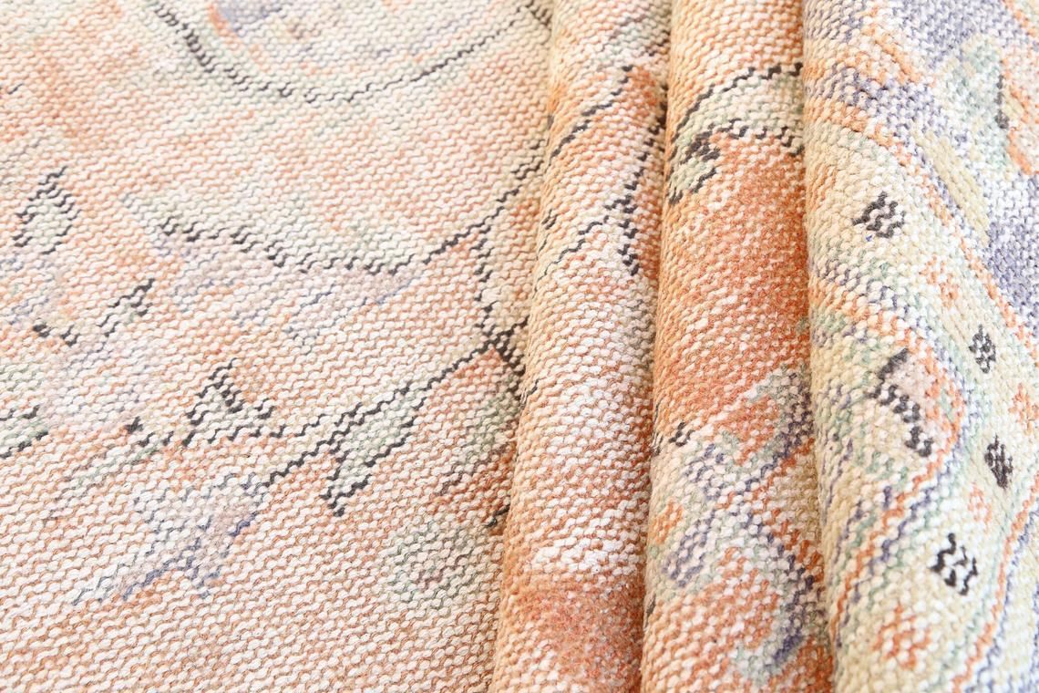 5.5x9, Vintage Rug, Turkish Rug, Distressed Rug, Handwoven, Medallion, Oriental, Floral, Wool, Area Rug, Oushak Rug, Pink, Orange, Beige photo vintage