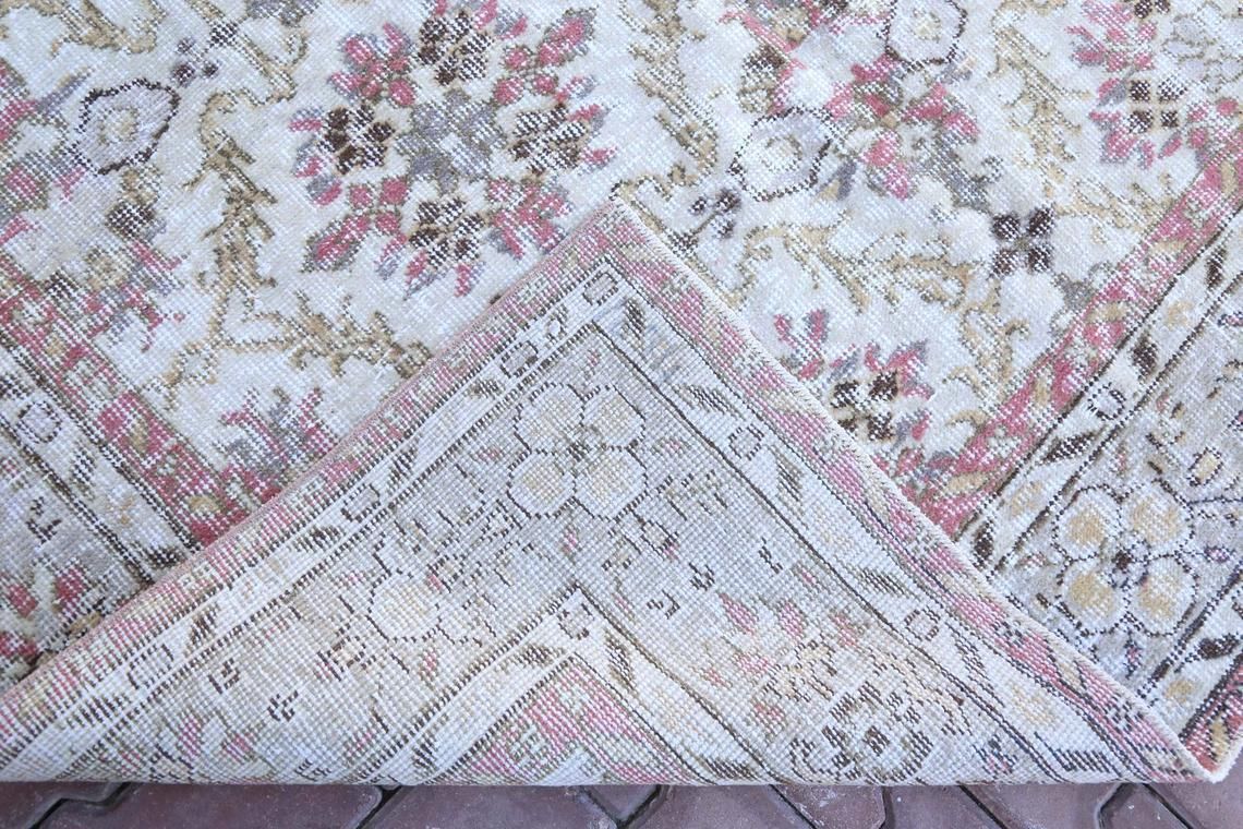 photo furniture 5.6x10, Turkish Vintage Oushak Rug, Floral, Area Rug, Wool Rug, Room Decor, Living Room Rug, Turkey Rug, Handmade, Faded Beige, Pink Boho