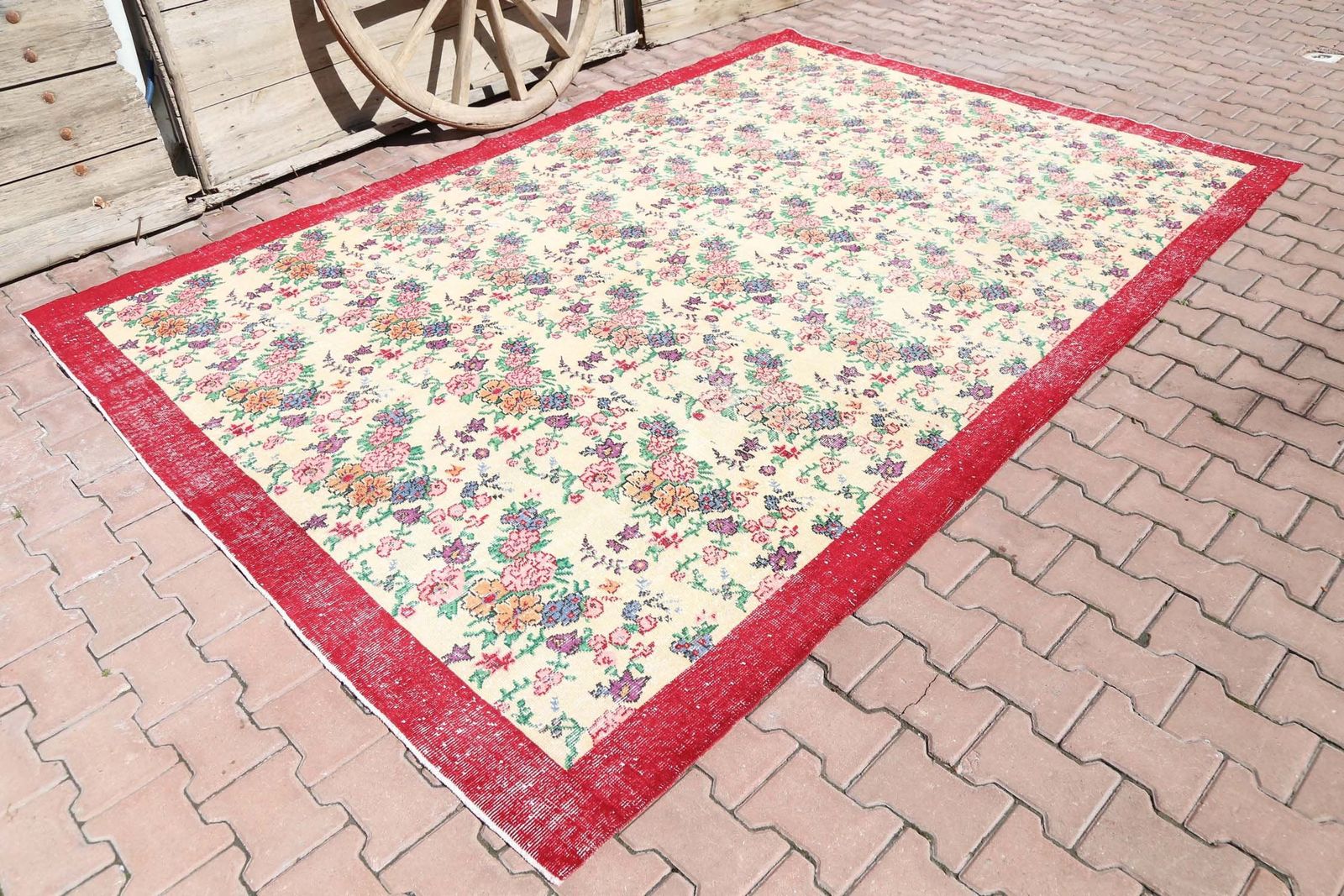 Turkish Vintage Rug, Floral, Area Oushak Bohemian Rug, Hand Knotted, Wool, Living Room Rug, Beige Neutral Red, Natural Boho Chic photo furniture