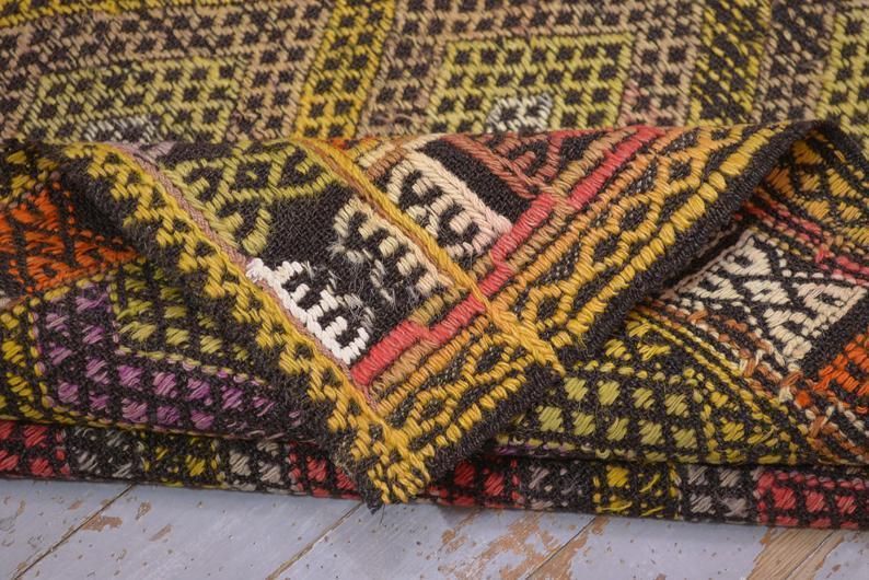 photo furniture 5.3 X7.7, Turkish Kilim Flatweave Area Rug, Vintage Kilim, Oushak Diamond Handmade, Boho Chic, Yellow Farmhouse Decor, Turkish Rug, Kelim