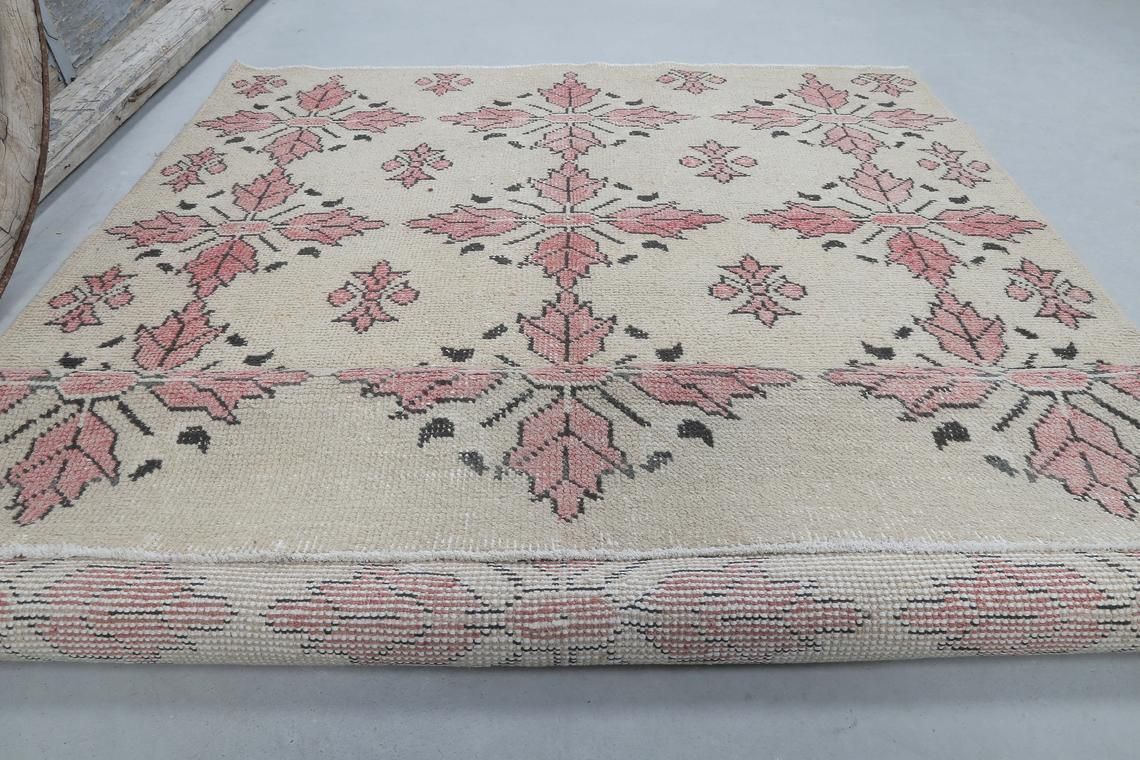 photo furniture Distressed Turkish Rug, Beige Area Rug, Vintage Handmade Rug, Turkish Oushak Rug, Faded Red   Pink Floral Motifs, Boho Carpet 4.8x6.8