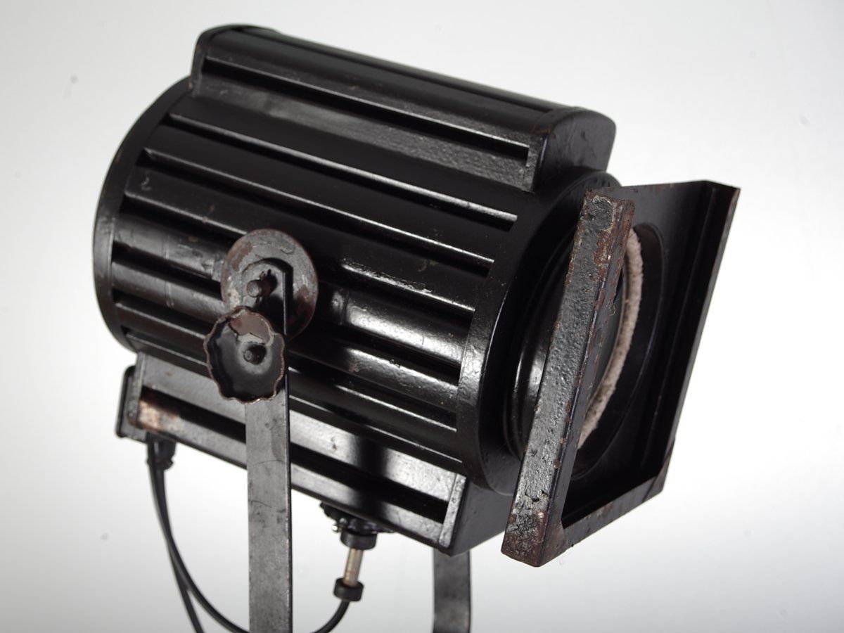 Industriële Driepoot Vloerlamp, Ca. Jaren 1970 photo Verlichting