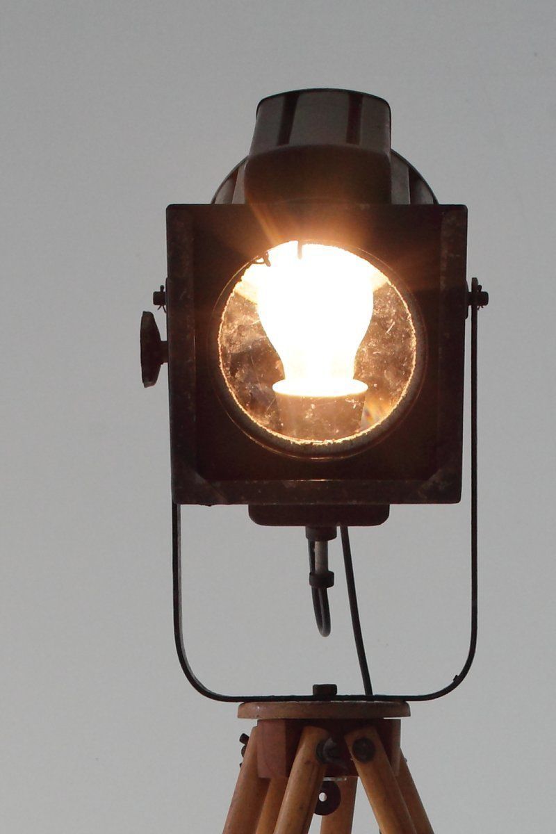 photo vinterior Industriële Driepoot Vloerlamp, Ca. Jaren 1970