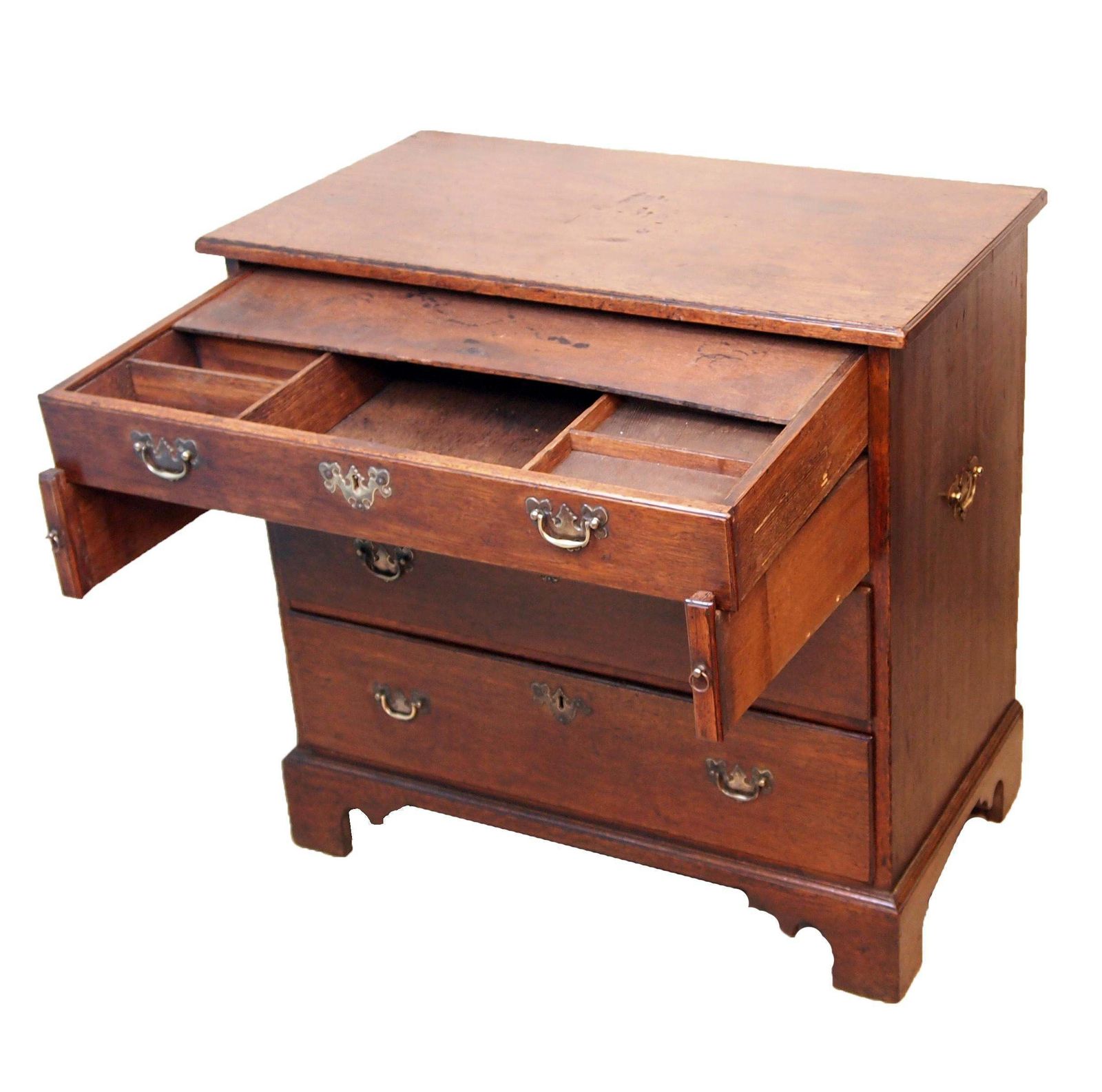Georgian English Oak 18th Century Bachelors Chest Of Drawers (England, Circa 1750) photo 5950.0