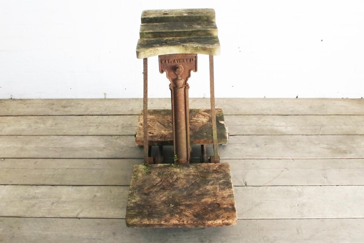 Early 20th Century Cast Iron Sack Weighing Scales Produced By W&T Avery Ltd photo for sale