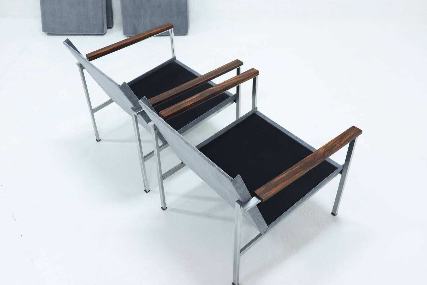 2824.64 Set Of 2 Gispen 1453 Armchairs By Coen De Vries 1960s photo