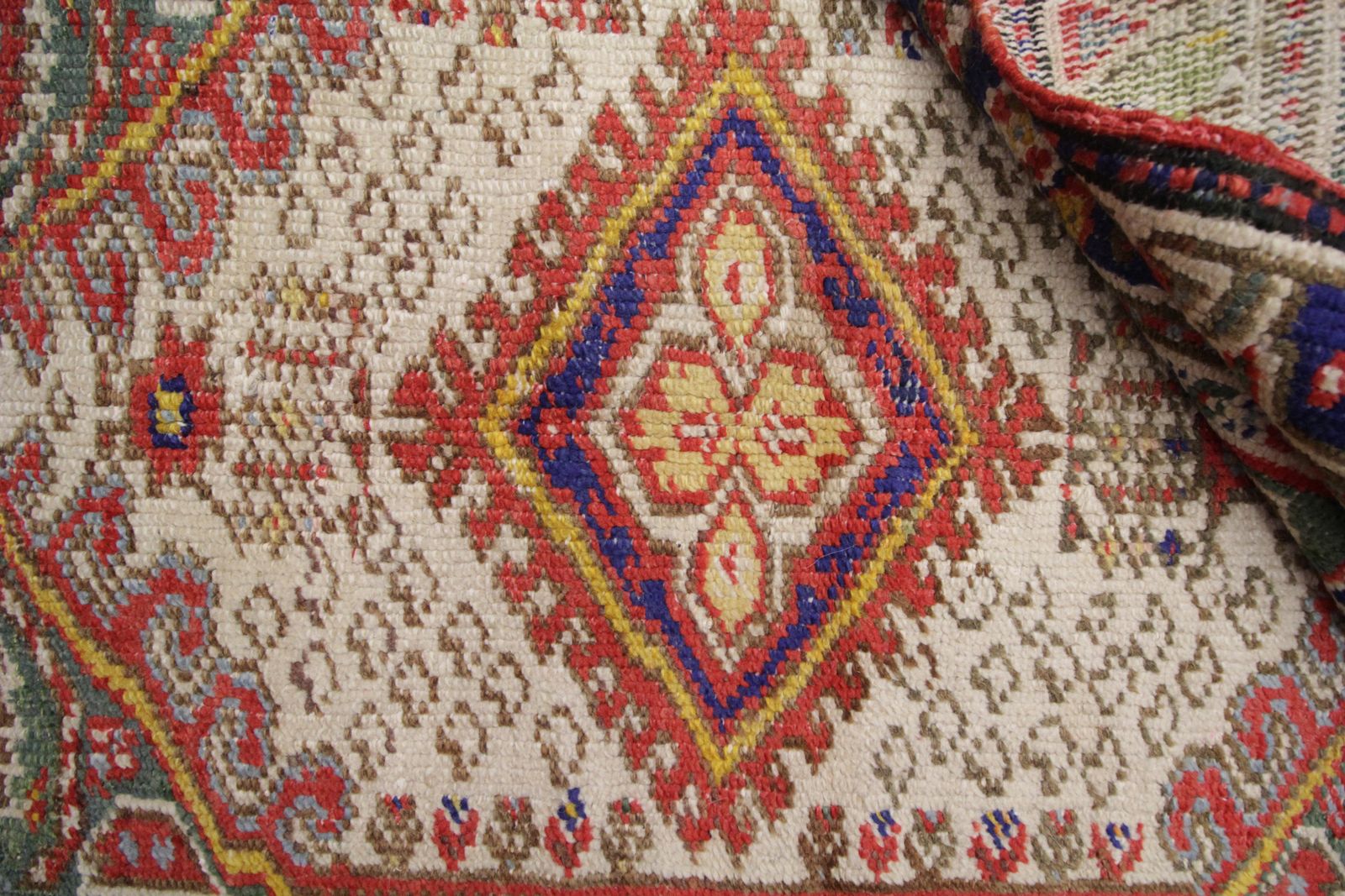 photo furniture Antique Turkish Rugs Handmade Carpet Wool Geometric Rug For Sale 130x190cm