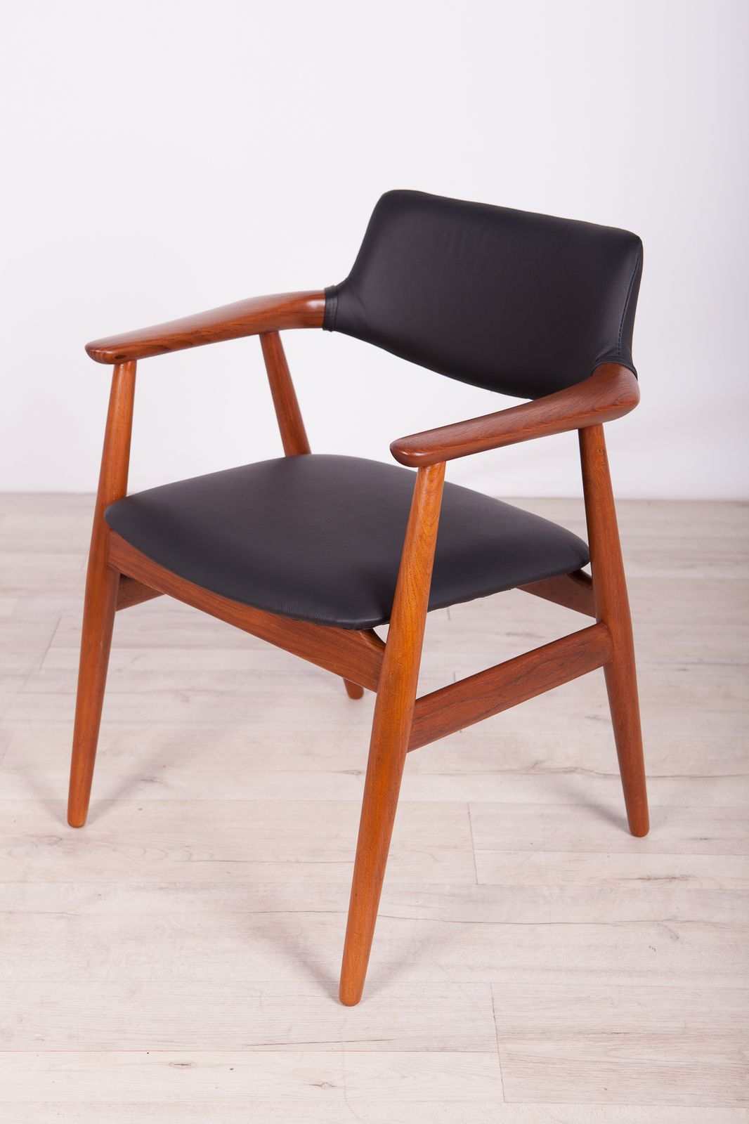 photo for sale Teak Model Gm11 Dining Chairs By Svend åge Eriksen For Glostrup, 1950s, Set Of 6