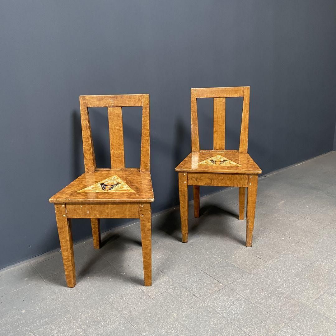 252.0 Set Van Twee Geschilderde Zweedse Stoelen photo