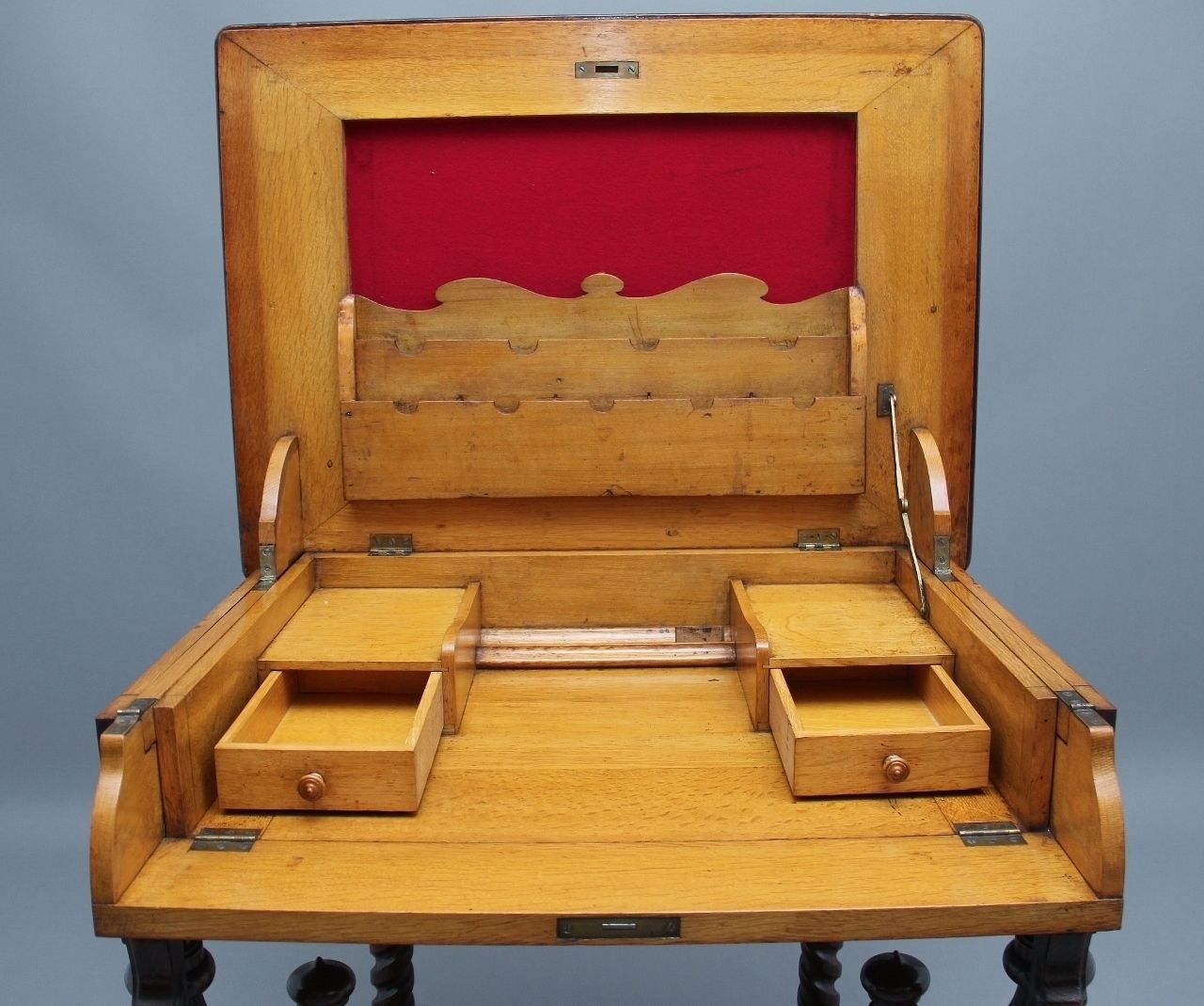 Early 20th Century Metamorphic Oak Desk photo 1750.0