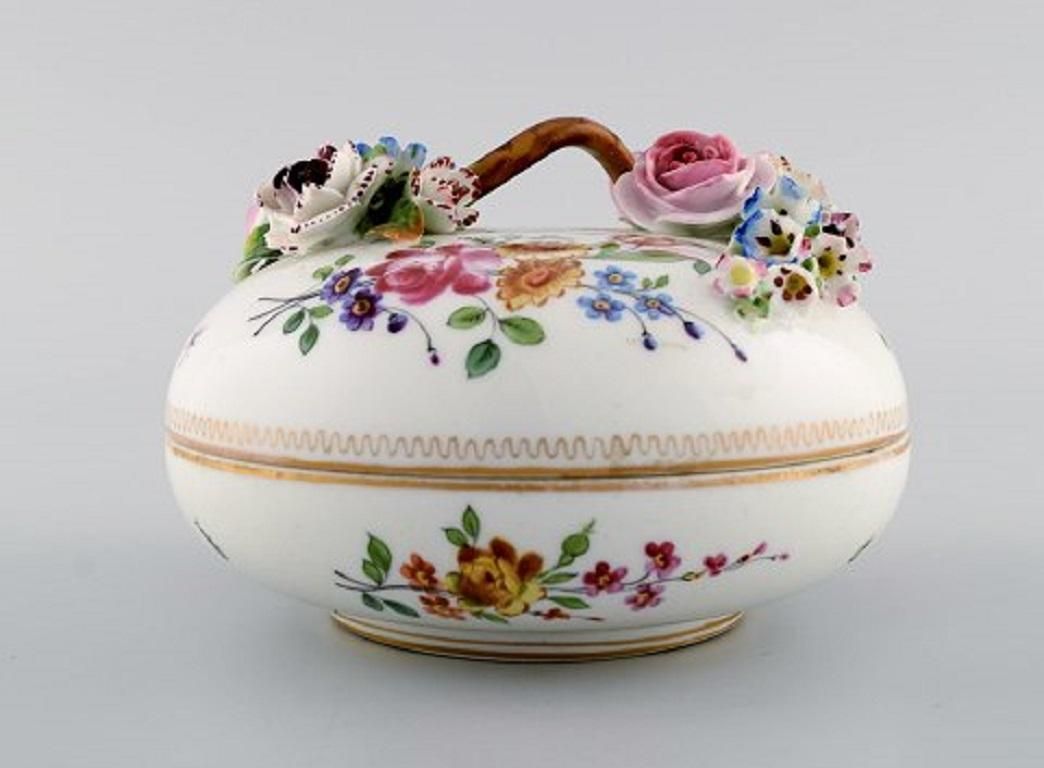 Antique And Rare Meissen Bonbonniere In Hand Painted Porcelain, 19th Century