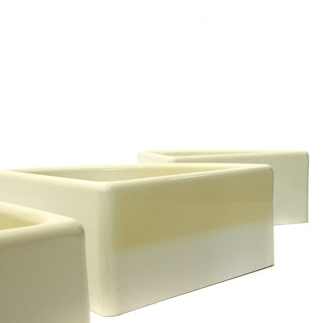 Home Decor White Plaster Corner Flower Pots From Elco, 1970s, Set Of 3 photo