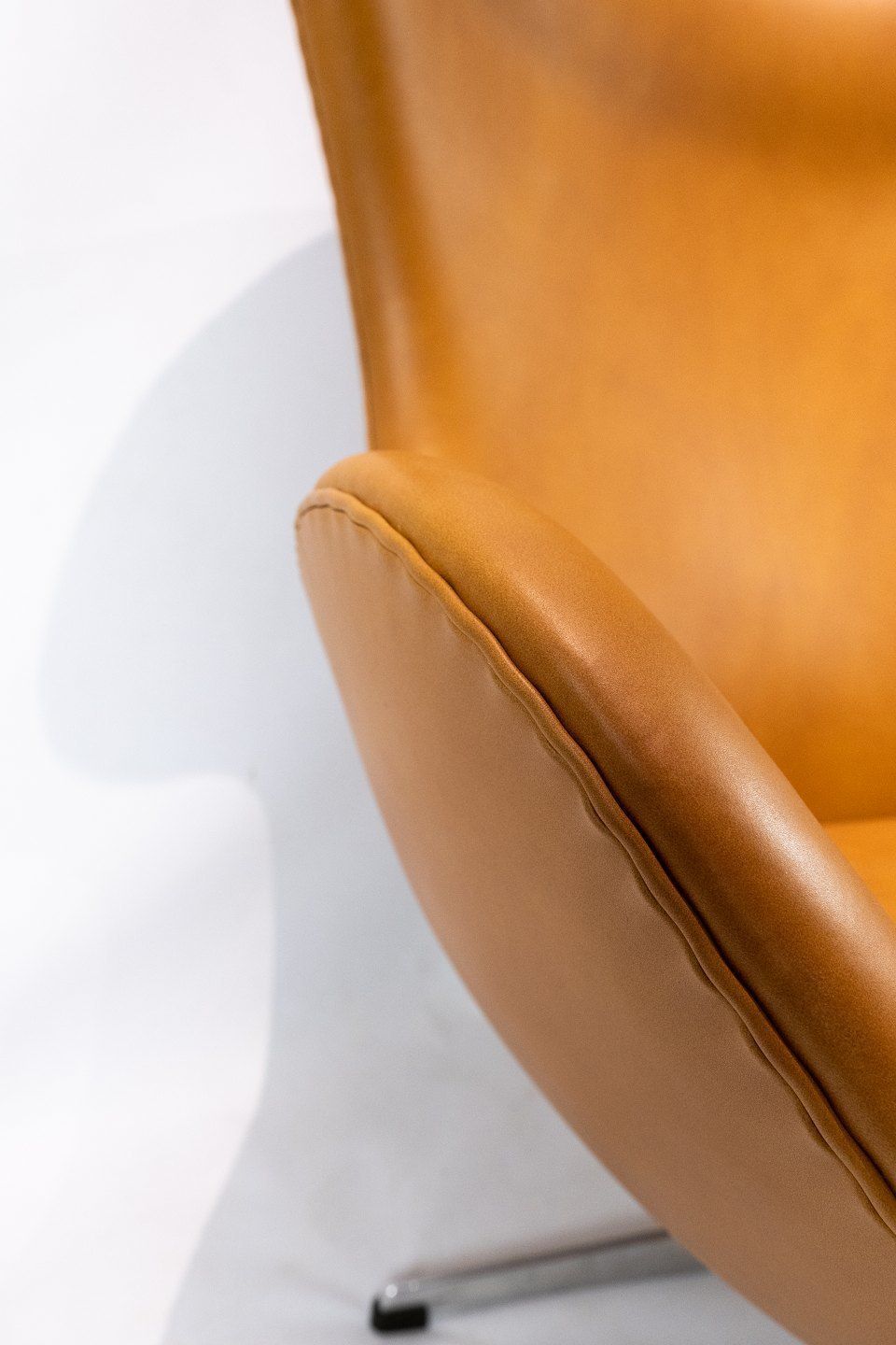 The Egg, Model 3316 Designed By Arne Jacobsen In 1958 And Manufactured By Fritz Hansen. photo Furniture