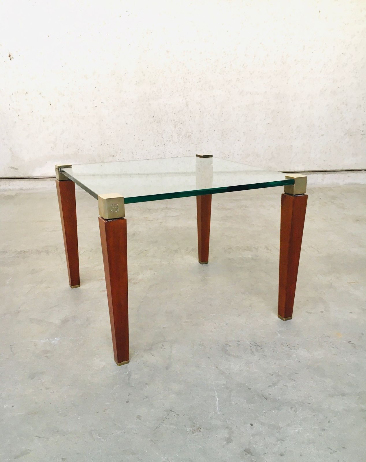 Modernistisch Bijzettafeltje In Messing, Hout En Glas Van Peter Ghyczy, Jaren 1980 photo furniture